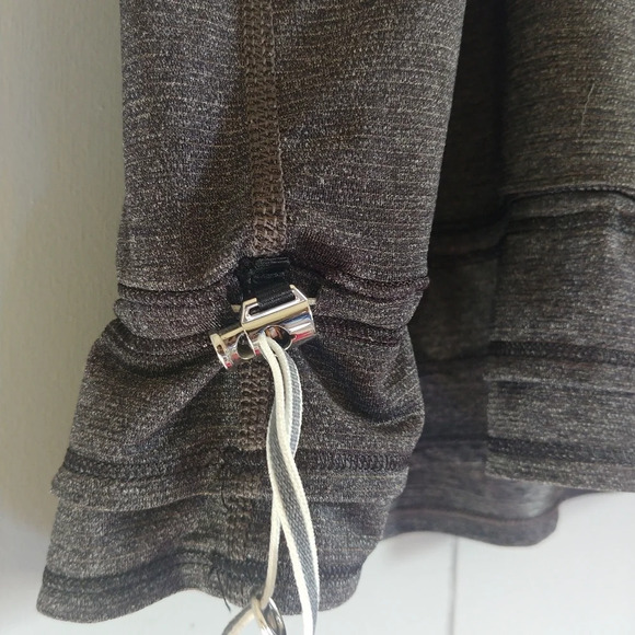 Lululemon Tank Top 6 Run Back On Track Gray Floral - Picture 3 of 6